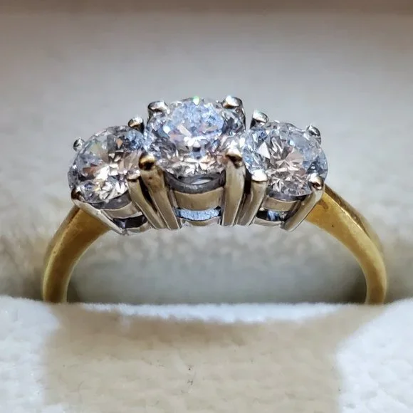 18K white gold women’s diamond ring - Picture 3 of 10